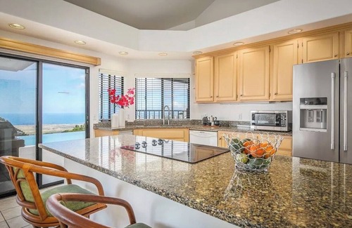 Holualoa Casa | 2 Oceanview Luxury Suites+ pool and Jacuzzi