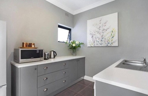 Lakeside Casa | 2 On Lismore Guesthouse 4