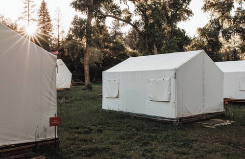 Canoncito Alquiler De RV | 2 Person Glamping tent with one Queen Bed @ Field Trip NM .