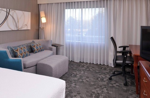 Gastonia Casa | 2 Pet-friendly Accommodations, with Free Parking On-site, Indoor Swimming Pool!