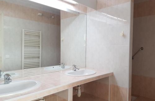Saint-Raphael Apartamento | 2 Pièces avec Balcon et Terrasse - Plage à 50m - Clim, WiFi, Parking - FR-1-466A-17