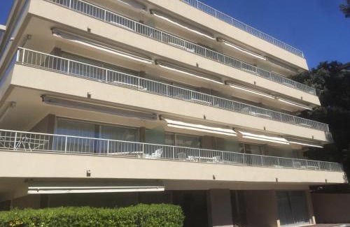 Saint-Raphael Apartamento | 2 Pièces avec Balcon et Terrasse - Plage à 50m - Clim, WiFi, Parking - FR-1-466A-17