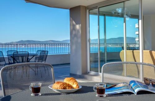 Saint-Raphael Apartamento | 2 Pièces avec Balcon et Terrasse - Plage à 50m - Clim, WiFi, Parking - FR-1-466A-17