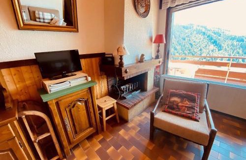 La Clusaz Apartamento | 2 pièces cabine sans prétention avec balcon et parking - FR-1-459-47