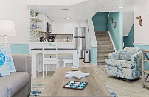Cape Caneveral Beach Gardens Condominio | 2 Primary Suites | Oceanfront Resort-like Condo | Private Beach Access