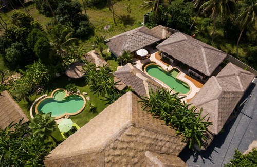 Hin Hong Villa | Baan Maprao, 10 habitaciones, 2 piscinas, 2 villas privadas, con capacidad para 20 huéspedes.