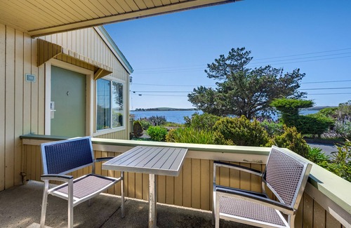 Bodega Bay Casa | 2 Queen ADA Room for family