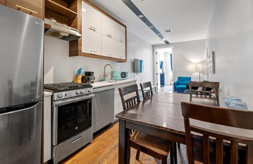 Jersey City Apartamento | 2 Queen Beds, TV's in Bedroom, Path to Manhattan