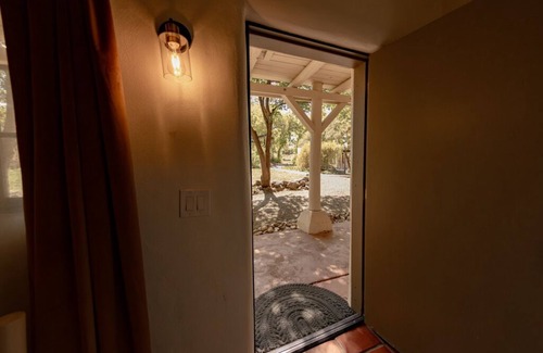 Taos Apartamento | 2 Queen beds w/ gas fireplace - 17