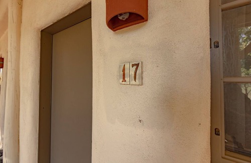 Taos Apartamento | 2 Queen beds w/ gas fireplace - 17