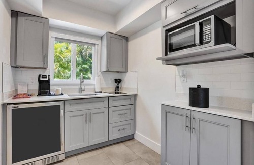 Galt Mile Hotel | 2 Relaxing Premium Units with Kitchenette in The Garden Hotel & Resorts