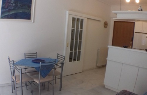 Kalamata Apartamento | APARTAMENTO DE 2 HABITACIONES FRENTE A LA PLAYA CON VISTA AL MAR