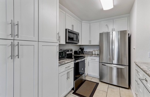 Sacramento Casa | #2 - Room in a beautiful house with pool