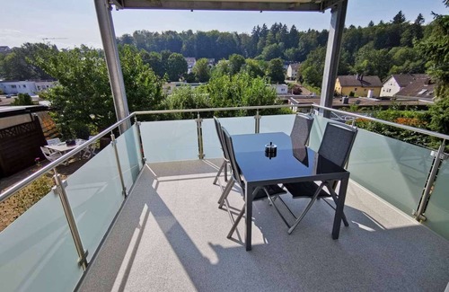 Busenbach Apartamento | 2 Room Kitchen 65"smart SAT-TV Prime Washer-Dryer Balcony Parking for 4+2 Guests