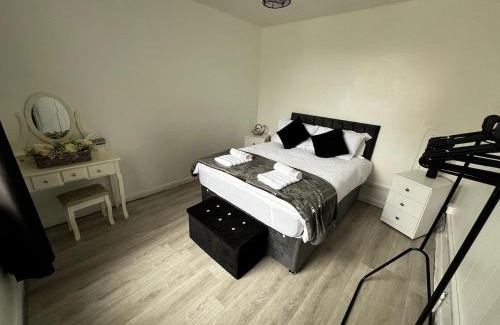 Bordesley Apartamento | 2 room newly furnished flat in Birmingham city centre, free parking !