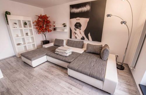 Militari Apartamento | 2-Room Penthouse Plaza Residence P1