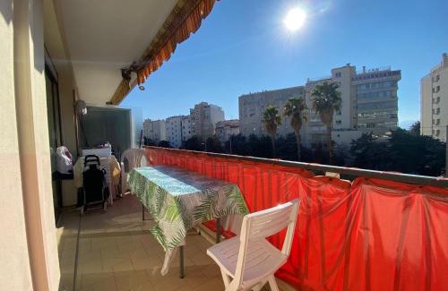 Cannes Apartamento | 2 rooms facing south 300m from the Croisette LIVE IN LE BOSQUET