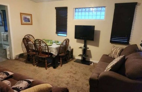 South Salt Lake Casa | 2 Rooms House Close to Downtown with quick freeway