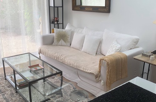 Gradignan Cama Y Desayuno | 2 rooms on garden level with direct access to garden, swimming pool and barbecue
