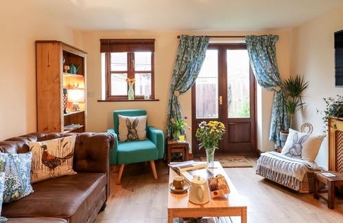Haselbury Plucknett Cabaña | 2 Rose Cottages, PLATO DE HASELBURY