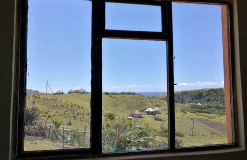 Mdumbi Cabina | 2 roundhuts in Coffee Bay