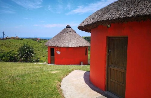 Mdumbi Cabina | 2 roundhuts in Coffee Bay