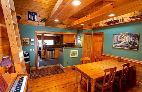 Branchport Cabaña | 2 Side / Side Lakeside Cottages-5 Beds / 3 Baths-Sleeps 12-14
