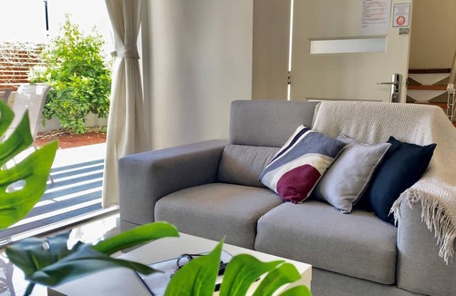South Perth Casa | 2 South Perth Family Gem for 6 Parking 3BRM, walk to foreshore