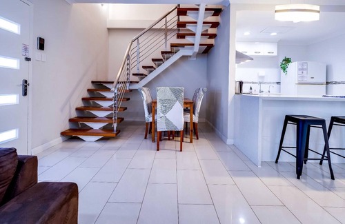 South Perth Casa | 2 South Perth Family Gem for 6 Parking 3BRM, walk to foreshore