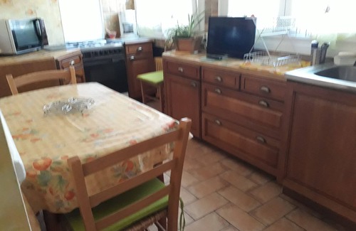Aurillac Apartamento | 2-star apartment outside city center