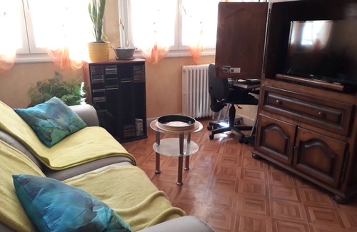 Aurillac Apartamento | 2-star apartment outside city center