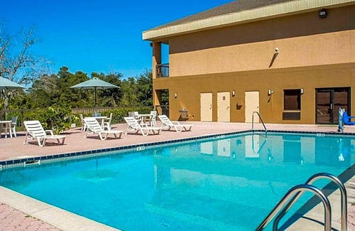North Weeki Wachee Hotel | Hotel de 3 estrellas ∙ Quality Inn - Weeki Wachee