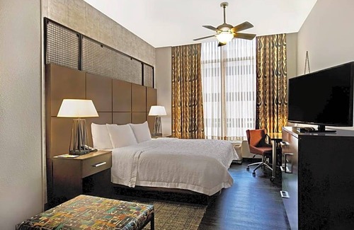 Museum District Hotel | Hotel de 3 estrellas ∙ Hampton Inn and Suites Austin University Capitol