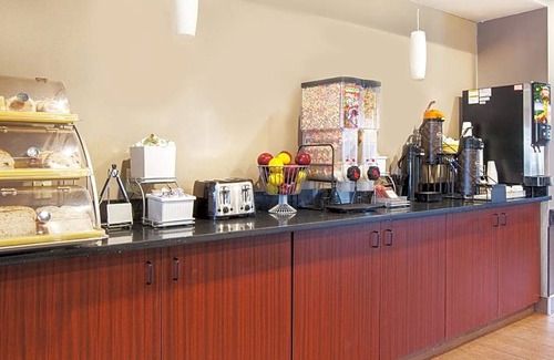 Brewerton Hotel | Hotel de 3 estrellas ∙ Days Inn by Wyndham Brewerton/ Syracuse near Oneida Lake