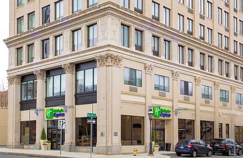 Metro Center Hotel | Hotel de 3 estrellas ∙ Holiday Inn Express - Springfield Downtown, an IHG Hotel