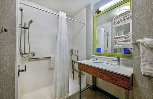 Cortland Hotel | Hotel de 2 estrellas ∙ Hampton Inn Cortland