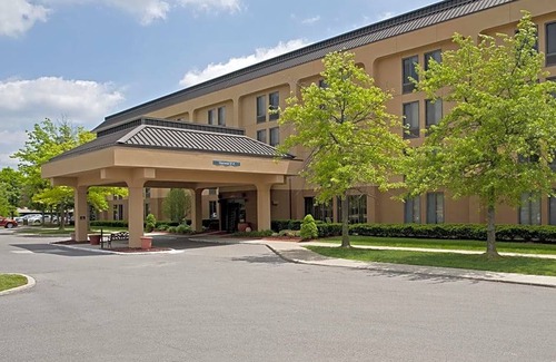 Thurston Hotel | Hotel de 3 estrellas ∙ Hampton Inn Ann Arbor - North