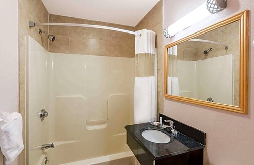 Springfield Hotel | Hotel de 2 estrellas ∙ Howard Johnson by Wyndham Springfield