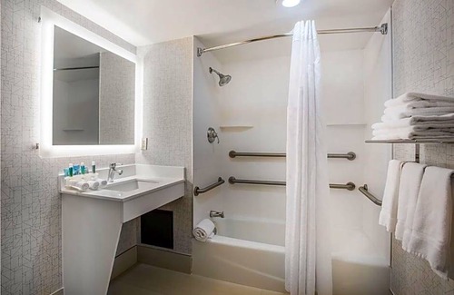 Downtown Albany Hotel | Hotel de 3 estrellas ∙ Holiday Inn Express Albany Downtown, an IHG Hotel