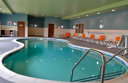 Umstead Hotel | Hotel de 3 estrellas ∙ Holiday Inn Express & Suites Raleigh Airport - Brier Creek, an IHG Hotel