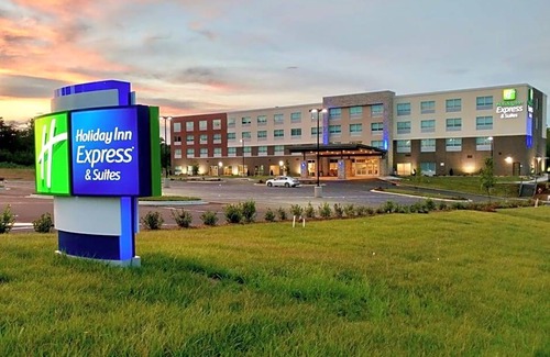 Umstead Hotel | Hotel de 3 estrellas ∙ Holiday Inn Express & Suites Raleigh Airport - Brier Creek, an IHG Hotel