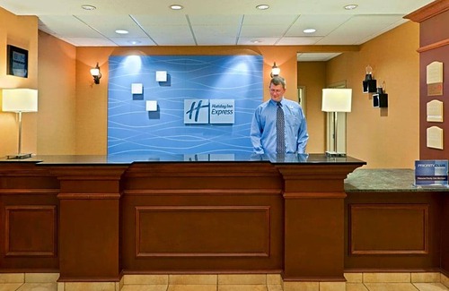 Kent Hotel | Hotel de 2 estrellas ∙ Holiday Inn Express & Suites-Kent, University Area