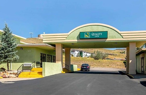 Rawlins Hotel | 2-Star Hotel ∙ Quality Inn Rawlins I-80