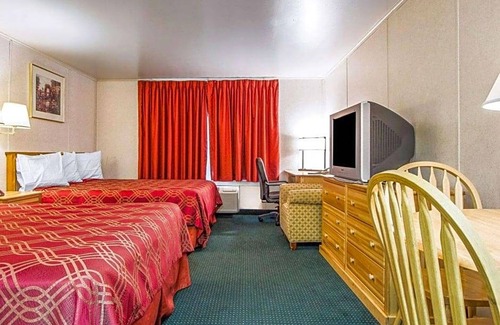 Brunswick Hotel | Hotel de 2 estrellas ∙ Rodeway Inn & Suites Brunswick near Hwy 1