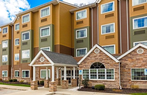 Steubenville Hotel | Hotel de 3 estrellas ∙ Sleep Inn & Suites Steubenville at the University