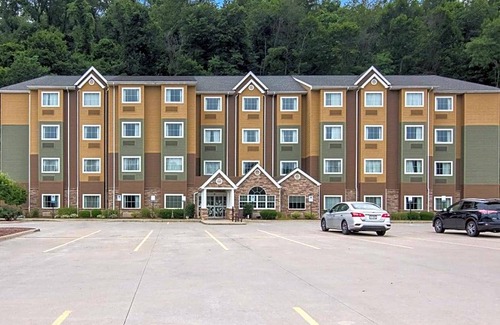 Steubenville Hotel | Hotel de 3 estrellas ∙ Sleep Inn & Suites Steubenville at the University