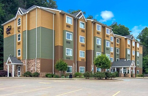 Steubenville Hotel | Hotel de 3 estrellas ∙ Sleep Inn & Suites Steubenville at the University
