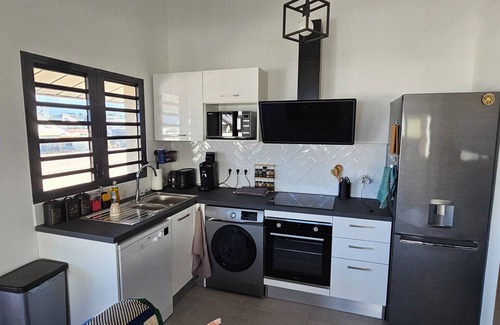 Centre-Ville Apartamento | 2 steps from the lagoon (St Pierre) magnificent T3 with huge terrace and rare parking space