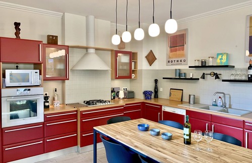 Bergerac Casa | 2 Storey House with garden, central Bergerac, spacious and bright. Parking privé