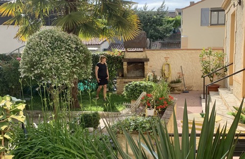 Bergerac Casa | 2 Storey House with garden, central Bergerac, spacious and bright. Parking privé